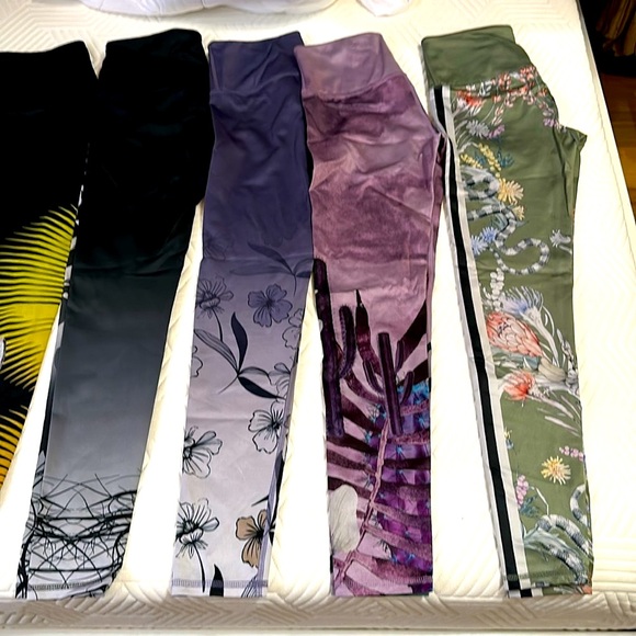 BUNDLE 8 NOLI MEDIUM YOGA PANTS. Multiple patterns. - Picture 3 of 14